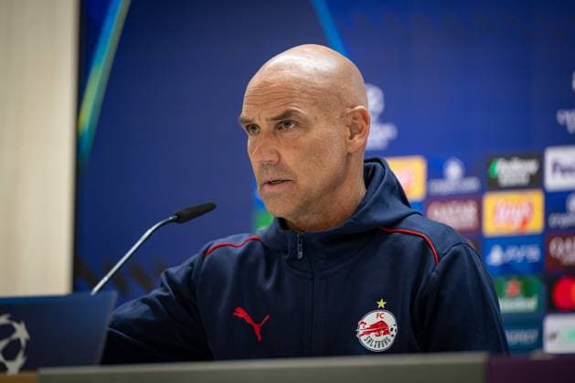 SOCCER - UEFA CL, Madrid vs RBS MADRID,SPAIN,21.JAN.25 - SOCCER - UEFA Champions League, Real Madrid CF vs Red Bull Salzburg, preview, press conference, PK, Pressekonferenz RBS. Image shows head coach Thomas Letsch (RBS).  GEPAxpictures xFelipexMondino