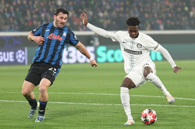 SOCCER - UEFA CL, Atalanta vs Sturm BERGAMO,ITALY,21.JAN.25 - SOCCER - UEFA Champions League, Atalanta Bergamo Calcio vs SK Sturm Graz. Image shows Sead Kolasinac (Atalanta) and Amady Camara (Sturm).  GEPAxpictures xChrisxBauer