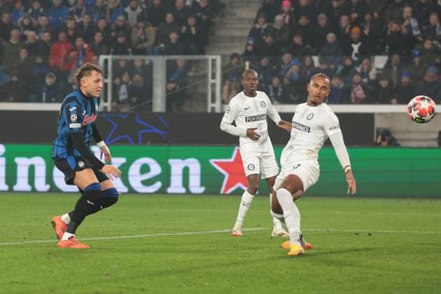 Bergamo, Italy, 21st January 2025. Matteo Retegui of Atalantascores to give the side a 1-0 lead during the UEFA Champions League match at Stadio di Bergamo, Bergamo. Picture credit should read: Jonathan Moscrop Sportimage EDITORIAL USE ONLY. No use with unauthorised audio, video, data, fixture lists, club league logos or live services. Online in-match use limited to 120 images, no video emulation. No use in betting, games or single club league player publications. SPI_003_JM_ATALANTA_STURMGRAZ SPI-3618-0003