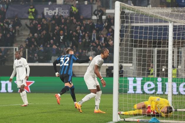 Bergamo, Italy, 21st January 2025. Matteo Retegui of Atalantascores to give the side a 1-0 lead during the UEFA Champions League match at Stadio di Bergamo, Bergamo. Picture credit should read: Jonathan Moscrop Sportimage EDITORIAL USE ONLY. No use with unauthorised audio, video, data, fixture lists, club league logos or live services. Online in-match use limited to 120 images, no video emulation. No use in betting, games or single club league player publications. SPI_004_JM_ATALANTA_STURMGRAZ SPI-3618-0004