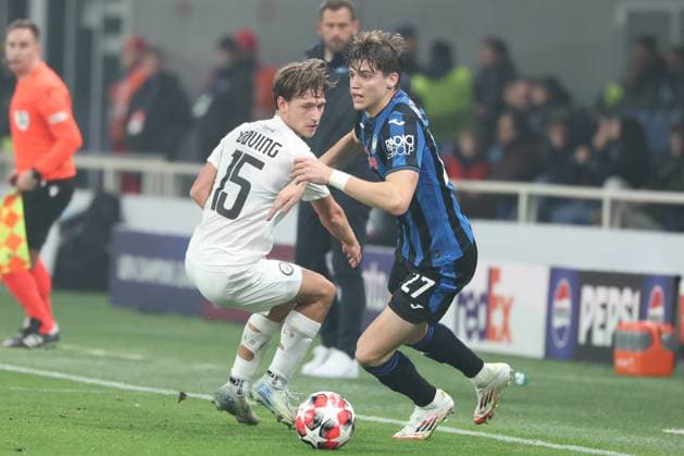 SOCCER - UEFA CL, Atalanta vs Sturm BERGAMO,ITALY,21.JAN.25 - SOCCER - UEFA Champions League, Atalanta Bergamo Calcio vs SK Sturm Graz. Image shows William Boeving (Sturm) and Marco Palestra (Atalanta).  GEPAxpictures xChrisxBauer