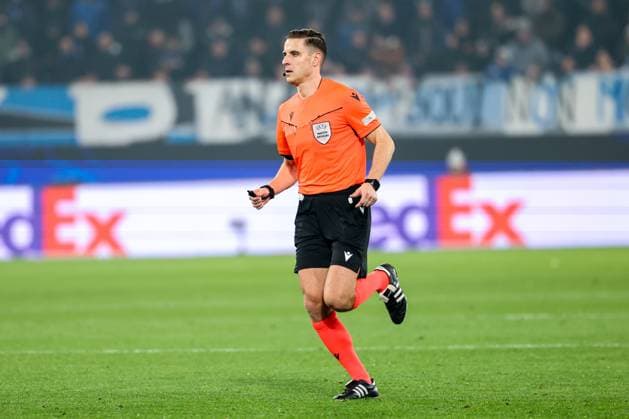 SOCCER - UEFA CL, Atalanta vs Sturm BERGAMO,ITALY,21.JAN.25 - SOCCER - UEFA Champions League, Atalanta Bergamo Calcio vs SK Sturm Graz. Image shows referee Donatas Rumsas (LTU).  GEPAxpictures xChrisxBauer