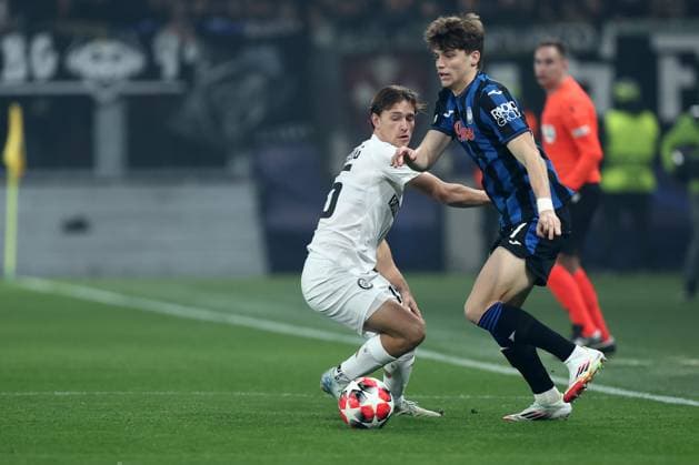 Marco Palestra (Atalanta Bc) und William Boving (SK Sturm Graz) battle for the ball, UEFA Champions League 2024 25 League Phase MD1, Atalanta BC v SK Sturm Graz, Gewiss Stadium, January 21, 2025, Bergamo, Italy.