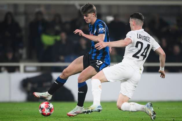 Atalanta BC v SK Sturm Graz - UEFA Champion League Charles De Ketelaere of Atalanta BC is tacjled by Dimitri Lavalee of SK Sturm Graz during the UEFA Champions League 2024 25 league phase football match between Atalanta BC and SK Sturm Graz. Bergamo Italy Copyright: xNicolòxCampox
