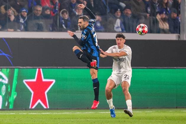 SOCCER - UEFA CL, Atalanta vs Sturm BERGAMO,ITALY,21.JAN.25 - SOCCER - UEFA Champions League, Atalanta Bergamo Calcio vs SK Sturm Graz. Image shows Davide Zappacosta (Atalanta) and Arjan Malic (Sturm).  GEPAxpictures xChrisxBauer