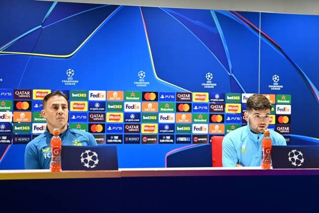 England, London, 210125. Emirates Stadium. GNK Dinamo press conference, PK, Pressekonferenz before the match against Arsenal in the 7th round of the UEFA Champions League. In the photo: Fabio Cannavaro, Martin Baturina. Photo: Ronald Gorsic CROPIX London Copyright: xxRonaldxGorsicx press_dinamo3-210125