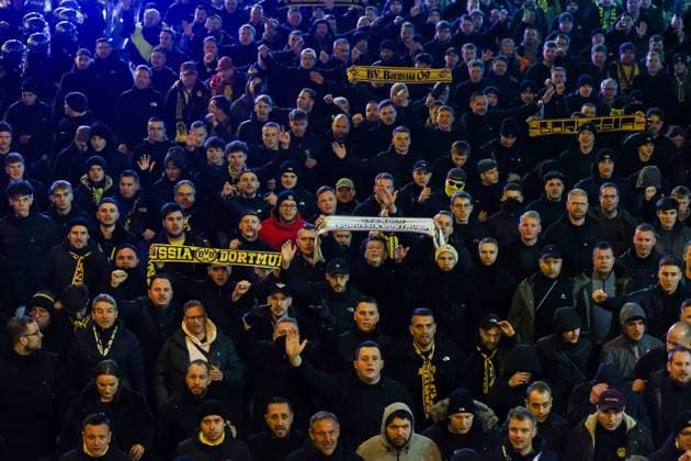 Bologna - tifosi del Borussia Dortmund scortati in corteo dalle forze dell& x2019;ordine allo stadio in attesa della partita di champions league Bologna Dortmund 21 Gennaio 2025 ( Photo Guido Calamosca LaPresse ) Bologna - Borussia Dortmund fans escorted in procession by the police to the stadium awaiting the Champions League match Bologna Dortmund Italy - 21, jan 2025 ( Photo Guido Calamosca LaPresse )  Copyright: xGuidoxCalamosca LaPressex