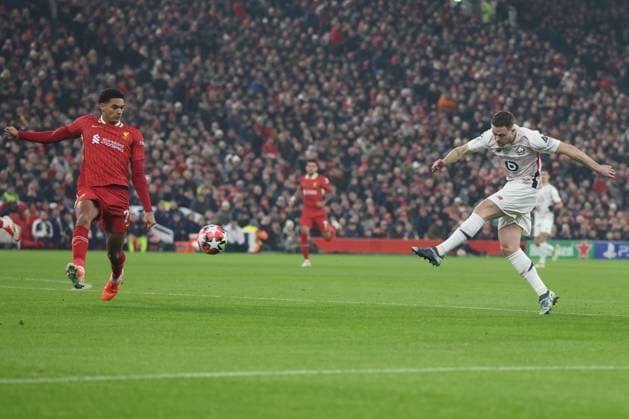Gabriel Gudmundsson of Lille shoots at goal Liverpool v Lille, UEFA Champions League, Group Stage, Football, Anfield, Liverpool, UK - 21 Jan 2025 EDITORIAL USE ONLY No use with unauthorised audio, video, data, fixture lists, club league logos or live services. Online in-match use limited to 120 images, no video emulation. No use in betting, games or single club league player publications. Copyright: xPaulxCurrie Shutterstockx 15108882b
