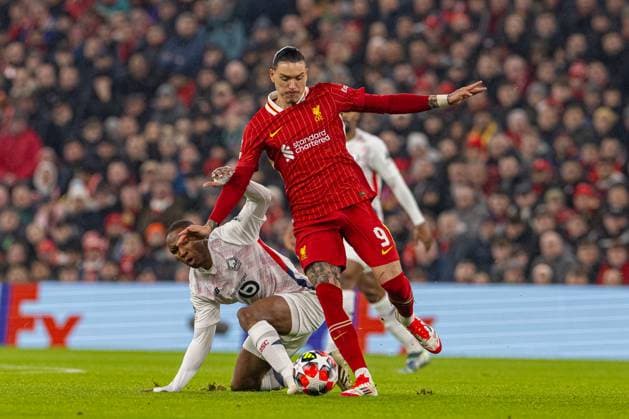 Football - UEFA Champions League - League Phase - Liverpool FC v Lille OSC LIVERPOOL, ENGLAND - Tuesday, January 21, 2025: Liverpool s Darwin Nunez (R) is challenged by Lille s BafodÃ DiakitÃ during the UEFA Champions League game between Liverpool FC and Lille OSC at Anfield. (Photo by David Rawcliffe Propaganda) LIVERPOOL Anfield MERSEYSIDE ENGLAND  Copyright: xDavidxRawcliffex P2025-01-21-Liverpool_Lille-7