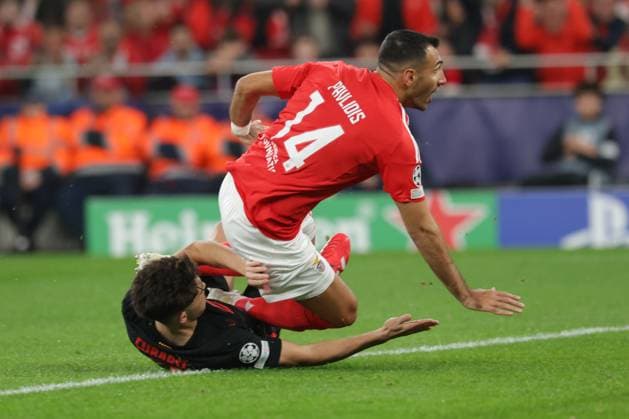 Portugal, Estadio do SL Benfica Lisbon 21 January 2025 Uefa Champions League phase 2024 25 Matchday 7, S L Benfica FC Barcelona v l Evangelos Pavlidis SL Benfica makes it 1 0 Copyright: HMBxMedia FernandoxSoares