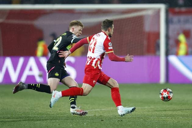 BELGRADO - (l-r) Jerdy Schouten of PSV Eindhoven, Timi Max Elsnik of Red Star Belgrade during the UEFA Champions League match between Red Star Belgrade and PSV Eindhoven at Stadion Rajko Mitic on Jan. 21, 2025 in Belgrade, Serbia. ANP SEM VAN DER WAL UEFA Champions League 2024 25 League Phase MD7 2024 25 xVIxANPxSportx xxANPxIVx 518031614 originalFilename: 518031614.jpg