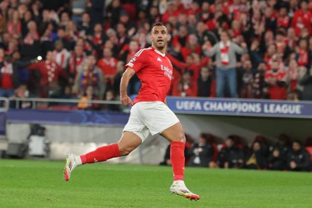 Portugal, Estadio do SL Benfica Lisbon 21 January 2025 Uefa Champions League phase 2024 25 Matchday 7, S L Benfica FC Barcelona v l Evangelos Pavlidis SL Benfica scores to make it 2 1 Copyright: HMBxMedia FernandoxSoares