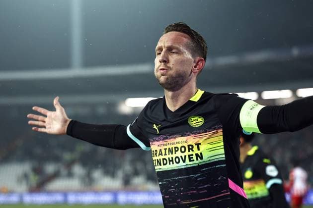 BELGRADO - Luuk de Jong of PSV Eindhoven celebrates the 0-1 during the UEFA Champions League match between Red Star Belgrade and PSV Eindhoven at Stadion Rajko Mitic on Jan. 21, 2025 in Belgrade, Serbia. ANP SEM VAN DER WAL UEFA Champions League 2024 25 League Phase MD7 2024 25 xVIxANPxSportx xxANPxIVx 518032281 originalFilename: 518032281.jpg