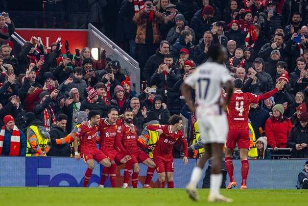 Football - UEFA Champions League - League Phase - Liverpool FC v Lille OSC LIVERPOOL, ENGLAND - Tuesday, January 21, 2025: Liverpool s Mohamed Salah celebrates with team-mates Luis Diaz, Darwin Nunez and Curtis Jones after scoring the first goal during the UEFA Champions League game between Liverpool FC and Lille OSC at Anfield. (Photo by David Rawcliffe Propaganda) LIVERPOOL Anfield MERSEYSIDE ENGLAND  Copyright: xDavidxRawcliffex P2025-01-21-Liverpool_Lille-28