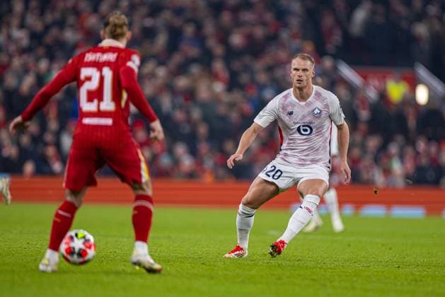 Football - UEFA Champions League - League Phase - Liverpool FC v Lille OSC LIVERPOOL, ENGLAND - Tuesday, January 21, 2025: Lille s Mitchel Bakker during the UEFA Champions League game between Liverpool FC and Lille OSC at Anfield. (Photo by David Rawcliffe Propaganda) LIVERPOOL Anfield MERSEYSIDE ENGLAND  Copyright: xDavidxRawcliffex P2025-01-21-Liverpool_Lille-31