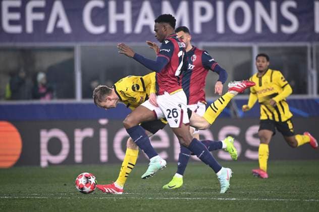 FOOTBALL CHAMPIONS LEAGUE SEASON 2024 2025 Matchday 7 FC Bologna Borussia Dortmund 21 01 2025 Maximilian Beier left, Borussia Dortmund v Jhon Lucumi right, FC Bologna