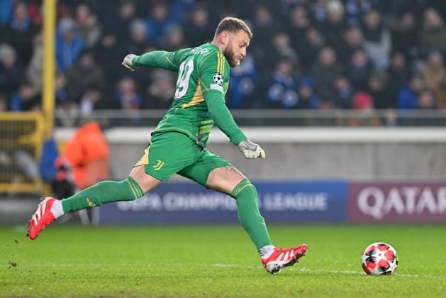 250121 Champions League MD 7 Club Brugge vs Juventus goalkeeper Michele Di Gregorio (29) of Juventus pictured in action during a soccer game between Belgian Club Brugge KV and Italian Juventus in the UEFA Champions League League Phase day 7 of the 2024-25 season, on Tuesday 21 January 2025 in Brugge , Belgium . photo Isosport David Catry Brugge Belgium  Copyright: xDavidxCatryx 20250121DC2_3923