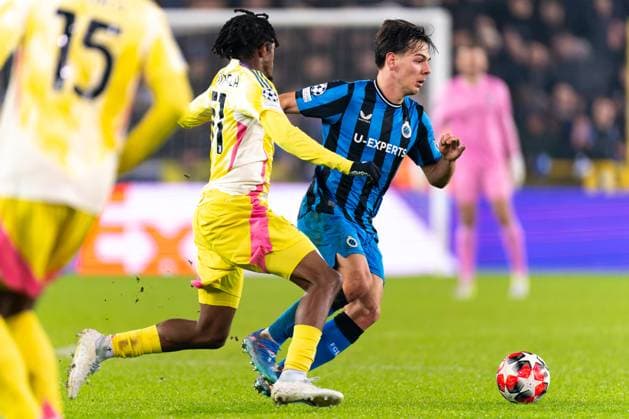 2025-01-21 Club Brugge KV v Juventus - UEFA Champions League 2024 25 League Phase MD7 BRUGES, BELGIUM - JANUARY 21: Samuel Mbangula of Juventus battles for the ball with Ardon Jashari of Club Brugge KV during the UEFA Champions League 2024 25 League Phase MD7 match between Club Brugge KV and Juventus at Jan Breydelstadion on January 21, 2025 in Bruges, Belgium. (Photo by Joris Verwijst BSR Agency) Bruges Belgium Content not available for redistribution in The Netherlands directly or indirectly through any third parties. Copyright: xBSRxAgencyx