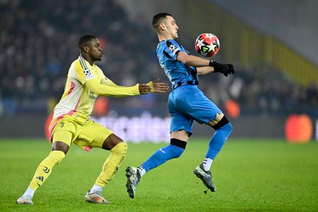 Club Brugge v Juventus - UEFA Champions League BRUGGE, BELGIUM - JANUARY 21 : Kalulu Pierre defender of Juventus and Jutgla Ferran forward of Club Brugge during the UEFA Champions League 2024 25 League Phase MD7 match between Club Brugge and Juventus on January 21, 2025 in Brugge, Belgium, 21 01 2025 Brugge Belgium  Copyright: xNicoxVereeckenx