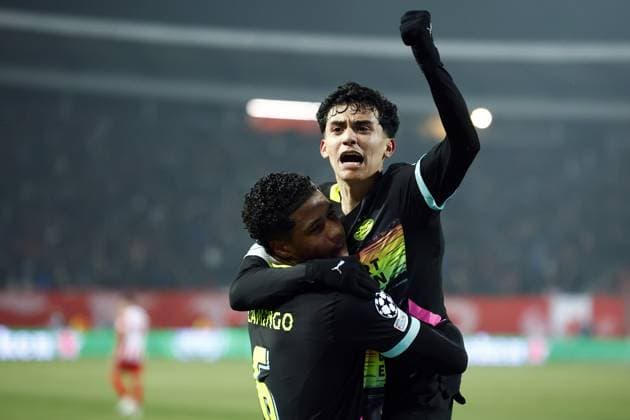 BELGRADO - (l-r) Ryan Flamingo of PSV Eindhoven, Richard Ledezma of PSV Eindhoven celebrate the 0-3 during the UEFA Champions League match between Red Star Belgrade and PSV Eindhoven at Stadion Rajko Mitic on Jan. 21, 2025 in Belgrade, Serbia. ANP SEM VAN DER WAL UEFA Champions League 2024 25 League Phase MD7 2024 25 xVIxANPxSportx xxANPxIVx 518034068 originalFilename: 518034068.jpg