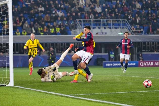 CALCIO - UEFA Champions League - Bologna FC vs Borussia Dortmund Bologna s Santiago Castro portrait in action with ball during Bologna FC vs Borussia Dortmund, UEFA Champions League football match in Bologna, Italy, January 21 2025 Bologna Italy  Copyright: xIPAxSport ABACAx