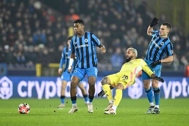 Club Brugge v Juventus - UEFA Champions League BRUGGE, BELGIUM - JANUARY 21 : Onyedika Raphael midfielder of Club Brugge, Luiz Douglas midfielder of Juventus, Tzolis Christos forward of Club Brugge during the UEFA Champions League 2024 25 League Phase MD7 match between Club Brugge and Juventus on January 21, 2025 in Brugge, Belgium, 21 01 2025 Brugge Belgium  Copyright: xNicoxVereeckenx