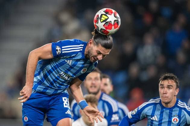 Kyriakos Savvidis header during UEFA Champions league match, SK Slovan Bratislava - VFB Stuttgart , 21. january 2025, Tehelne pole Stadium, Bratislava, Slovakia Copyright: xMICHALxFAJT,ZOSPORTU.SKx FAJ_7994