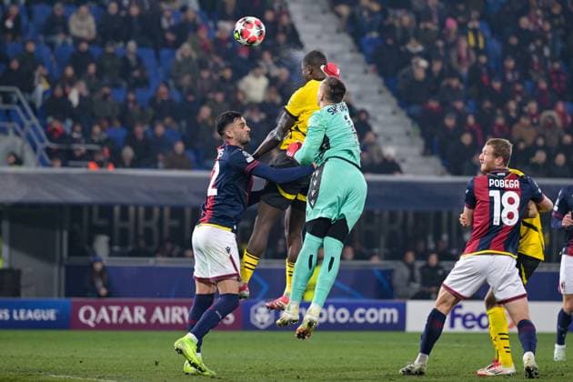 Bologna s Lukasz Skorupskisaves the ball during Bologna FC vs Borussia Dortmund, UEFA Champions League football match in Bologna, Italy, January 21 2025  Copyright: xAlessioxMarini IPAxSportx xipa-agency.netx xx IPA_53203269 IPA_Agency_IPA53203269
