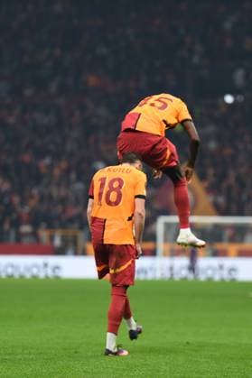 Victor Osimhen (45) of Galatasaray celebrates after scoring the third goal of his team with teammates during the UEFA Europa League 2024 25 League Phase MD7 match between Galatasaray A.S. and FC Dynamo Kyiv at Ali Sami Yen Spor Kompleksi Rams Park on January 21, 2025 in Istanbul, Turkey. (Photo by Seskimphoto ) Galatasaray v Dynamo Kyiv - UEFA Europa League 2024 25 League 