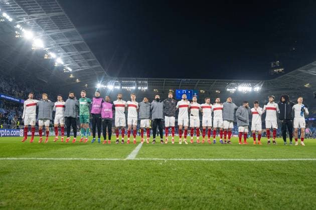 Sport Bilder des Tages VfB Stuttgart players a winning match celebrate during UEFA Champions league match, SK Slovan Bratislava - VFB Stuttgart , 21. january 2025, Tehelne pole Stadium, Bratislava, Slovakia Copyright: xMICHALxFAJT,ZOSPORTU.SKx MAJ_2876