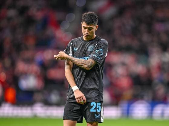 Exequiel Palacios Bayer 04 Leverkusen looks dejected during the UEFA Champions League 2024 25 League Phase MD7 match between Atletico de Madrid and Bayer 04 Leverkusen at Estadio Civitas Metropolitano on January 21, 2025 in Madrid, Spain Photo by Harry Langer DeFodi Images Defodi 541 ATLBAY20250121 081 Defodi-541