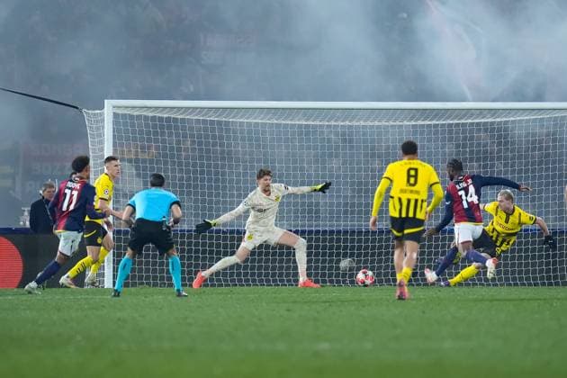 Bologna FC v Borussia Dortmund - UEFA Champions League 2024 25 Samuel Iling-Junior of Bologna FC scores second goal during the UEFA Champions League 2024 25 League Phase MD7 match between Bologna FC and Borussia Dortmund at Stadio Renato Dall™Ara on January 21, 2025 in Bologna, Italy. Bologna Stadio Renato Dall ARA Bologna Italy Copyright: xGiuseppexMaffiax UCL-Bologna-BorussiaDortmund_210125_BRU3777