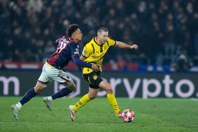 Bologna FC v Borussia Dortmund - UEFA Champions League 2024 25 Waldemar Anton of Borussia Dortmund and Dan Ndoye of Bologna FC compete for the ball during the UEFA Champions League 2024 25 League Phase MD7 match between Bologna FC and Borussia Dortmund at Stadio Renato Dall™Ara on January 21, 2025 in Bologna, Italy. Bologna Stadio Renato Dall ARA Bologna Italy Copyright: xGiuseppexMaffiax UCL-Bologna-BorussiaDortmund_210125_BRU5114