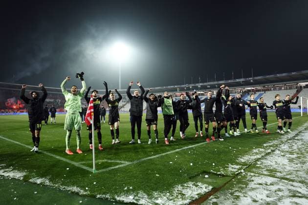 BELGRADO - PSV players celebrate the 2-3 victory after the UEFA Champions League match between Red Star Belgrade and PSV Eindhoven at Stadion Rajko Mitic on Jan. 21, 2025 in Belgrade, Serbia. ANP SEM VAN DER WAL UEFA Champions League 2024 25 League Phase MD7 2024 25 xVIxANPxSportx xxANPxIVx 518040330 originalFilename: 518040330.jpg