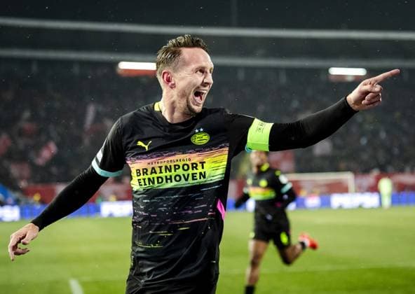 BELGRADO - Luuk de Jong of PSV Eindhoven celebrates the 0-2 during the UEFA Champions League match between Red Star Belgrade and PSV Eindhoven at Stadion Rajko Mitic on Jan. 21, 2025 in Belgrade, Serbia. ANP SEM VAN DER WAL UEFA Champions League 2024 25 League Phase MD7 2024 25 xVIxANPxSportx xxANPxIVx 518043669 originalFilename: 518043669.jpg