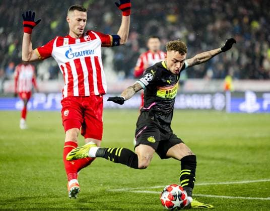 BELGRADO - (l-r) Uros Spajic of Red Star Belgrade, Noa Lang of PSV Eindhoven during the UEFA Champions League match between Red Star Belgrade and PSV Eindhoven at Stadion Rajko Mitic on Jan. 21, 2025 in Belgrade, Serbia. ANP SEM VAN DER WAL UEFA Champions League 2024 25 League Phase MD7 2024 25 xVIxANPxSportx xxANPxIVx 518044377 originalFilename: 518044377.jpg
