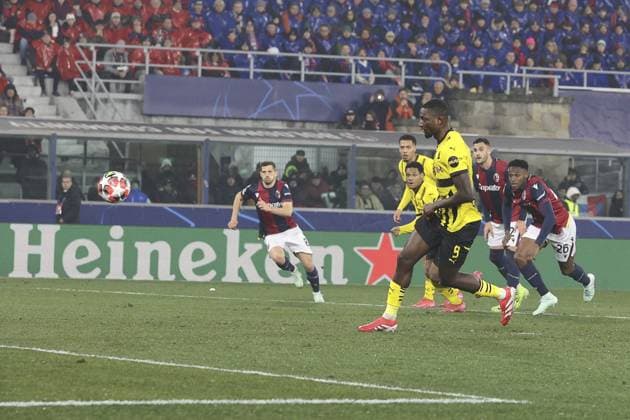 CALCIO - UEFA Champions League - Bologna FC vs Borussia Dortmund Serhou Guirassy of Borussia Dortmund scores a penalty during Bologna BFC vs Borussia Dortmund, 7Â° round of Chanpions League 2024-25, game at Renato Dall Ara stadiumo in Bologna (BG), Italy, on January 21, 2024. Bologna Italy  Copyright: xIPAxSport ABACAx