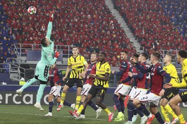 Sport Bilder des Tages CALCIO - UEFA Champions League - Bologna FC vs Borussia Dortmund Lukas Skorupski of Bologna FC makes a save during Bologna BFC vs Borussia Dortmund, 7Â° round of Chanpions League 2024-25, game at Renato Dall Ara stadiumo in Bologna (BG), Italy, on January 21, 2024. Bologna Italy  Copyright: xIPAxSport ABACAx