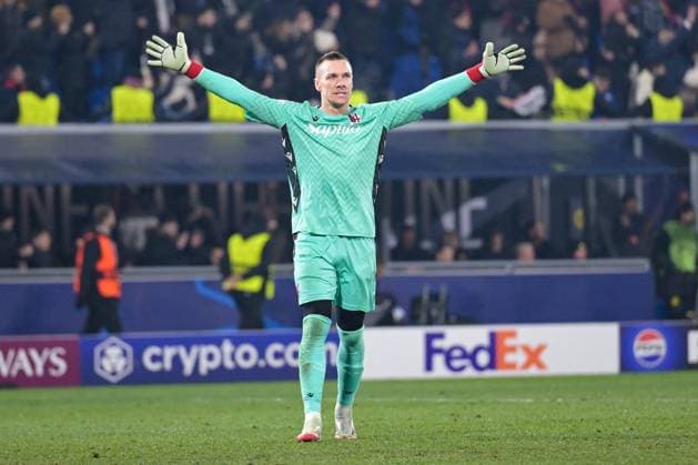 CALCIO - UEFA Champions League - Bologna FC vs Borussia Dortmund Bologna s Lukasz Skorupski celebrates a victory at the end of match during Bologna FC vs Borussia Dortmund, UEFA Champions League football match in Bologna, Italy, January 21 2025 Bologna Italy  Copyright: xIPAxSport ABACAx