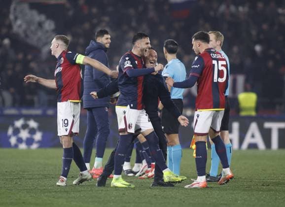 CALCIO - UEFA Champions League - Bologna FC vs Borussia Dortmund Charalampos Lykogiannis of Bologna FC and Nicolo Casale of Bologna FC celebrating during the IUefa Champions League, 2024 25 season, football match between Bologna FC 1909 and Borussia Dortmund on 21 January 2025 at Renato Dallâ??Ara Stadium, Bologna, Italy. Photo Nderim Kaceli Bologna Italy  Copyright: xIPAxSport ABACAx