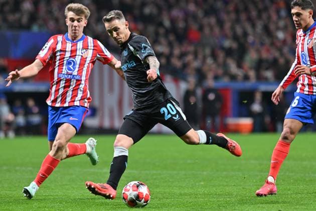 January 21, 2025, Madrid, Madrid, Spain: 20 oÂLEX GRIMALDO during the UEFA Champions League 2024 25 League match between Atletico de Madrid and Bayer Leverkusen at Estadio Riyadh Air Metropolitano on Junuary 21, in Madrid, Spain. Madrid Spain - ZUMAc312 20250121_zsp_c312_073 Copyright: xOscarxManuelxSanchezx