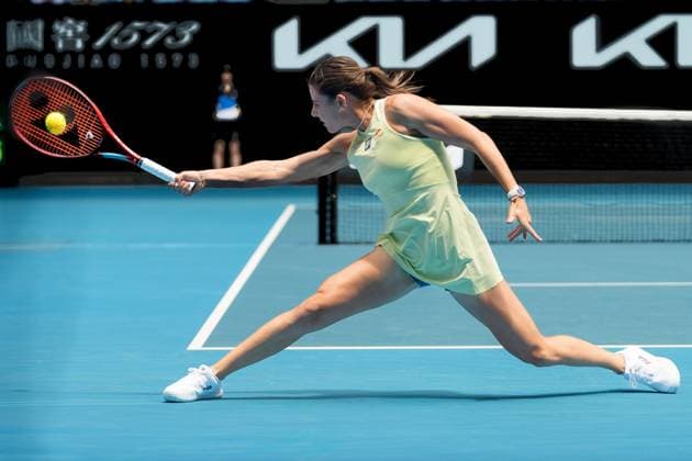 Tennis 2025: Australian Open Day 11 January 22, 2025: 8th seed EMMA NAVARRO of the USA in action against 2nd seed IGA SWIATEK of Poland on Rod Laver Arena in a Women s Singles Quarterfinals match on day 11 of the 2025 Australian Open in Melbourne, Australia. Sydney Low Cal Media(Credit Image: Â Sydney Low Cal Sport Media) Melbourne Victoria Australia EDITORIAL USE ONLY Copyright: xx ZUMA-20250122_faf_c04_007.jpg SydneyxLowx csmphotothree347572