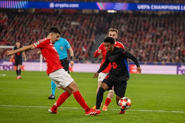 January 21, 2025, Lisboa, Portugal: Thomas Araujo of Benfica (L) and Alejandro Balde (R) of Barcelona seen in action during the UEFA Champions League, between Benfica and FC Barcelona, Barca Final score; Benfica 4:5 Barcelona. Lisboa Portugal - ZUMAs197 20250121_aaa_s197_329 Copyright: xNunoxBrancox