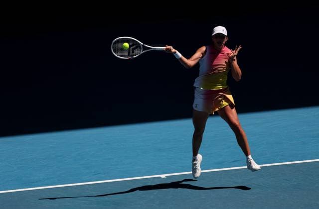 Iga Swiatek of Poland in action Australian Open, Day Eleven, Tennis, Melbourne Park, Melbourne, Australia - 22 Jan 2025  Copyright: xEllaxLing Shutterstockx 15108780w