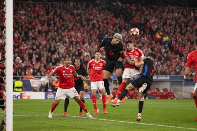 Benfica Vs Barcelona in Lisboa, Portugal - 21 Jan 2025 Players of Benfica and Barcelona seen in action during the UEFA Champions League, between Benfica and FC Barcelona, Barca Final score; Benfica 4:5 Barcelona. Lisboa Portugal Copyright: xNunoxBrancox xSOPAxImagesx NBR27756