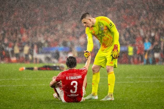 Benfica Vs Barcelona in Lisboa, Portugal - 21 Jan 2025 (L-R) Alvaro Carreras and Anatoliy Trubin of Benfica seen in action during the UEFA Champions League, between Benfica and FC Barcelona, Barca Final score; Benfica 4:5 Barcelona. Lisboa Portugal Copyright: xNunoxBrancox xSOPAxImagesx NBR28259