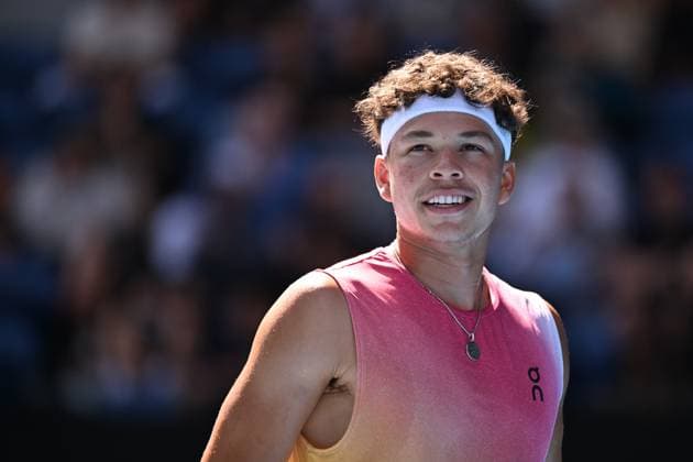 TENNIS AUSTRALIAN OPEN, Ben Shelton of USA reacts during his 1 4 final match against Lorenzo Sonego of Italy during the 2025 Australian Open at Melbourne Park in Melbourne, Wednesday, January 22, 2025. ( NO ARCHIVING, EDITORIAL USE ONLY, NO USE IN BOOKS WITHOUT CONSENT MELBOURNE VICTORIA AUSTRALIA  Copyright: xJAMESxROSSx 20250122192781969790