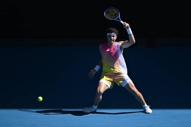 TENNIS AUSTRALIAN OPEN, Ben Shelton of USA during his 1 4 final match against Lorenzo Sonego of Italy during the 2025 Australian Open at Melbourne Park in Melbourne, Wednesday, January 22, 2025. ( NO ARCHIVING, EDITORIAL USE ONLY, NO USE IN BOOKS WITHOUT CONSENT MELBOURNE VICTORIA AUSTRALIA  Copyright: xJAMESxROSSx 20250122135720238857