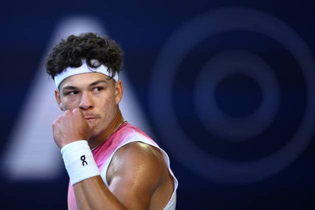 TENNIS AUSTRALIAN OPEN, Ben Shelton of USA reacts during his 1 4 final match against Lorenzo Sonego of Italy during the 2025 Australian Open at Melbourne Park in Melbourne, Wednesday, January 22, 2025. ( NO ARCHIVING, EDITORIAL USE ONLY, NO USE IN BOOKS WITHOUT CONSENT MELBOURNE VICTORIA AUSTRALIA  Copyright: xJOELxCARRETTx 20250122156184569210