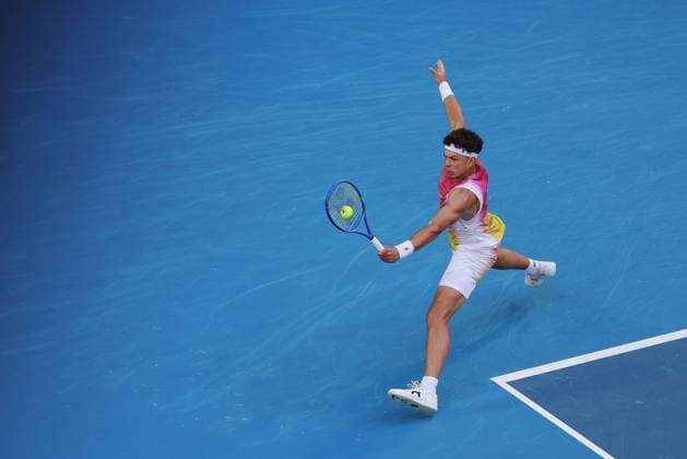 Ben Shelton during a tie break in his Quarter-final match against Sonego in the Rod Laver Arena Australian Open, Day Eleven, Tennis, Melbourne Park, Melbourne, Australia - 22 Jan 2025  Copyright: xRachelxBach Shutterstockx 15108798bx